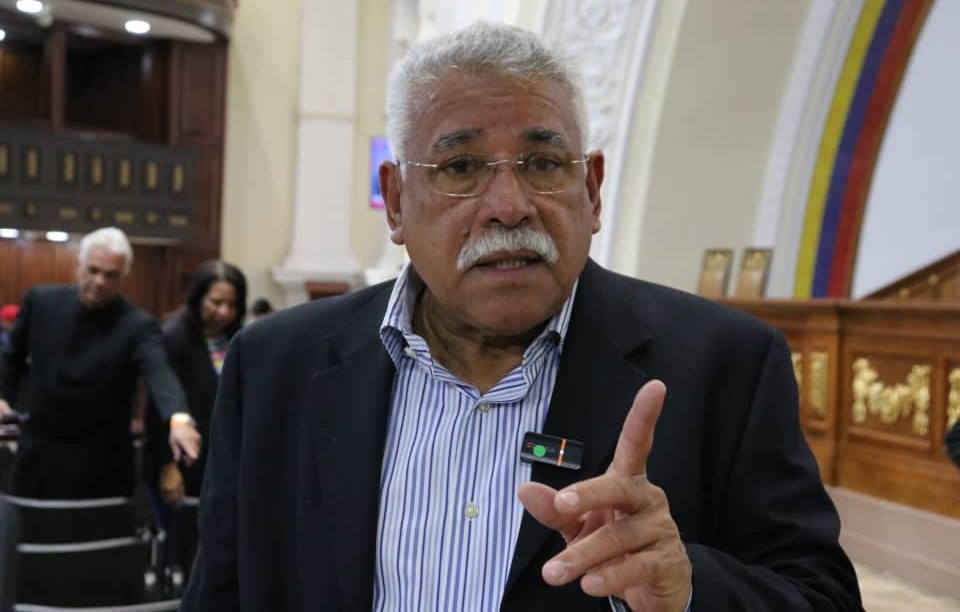 Ángel Rodríguez: “Nuevas imposiciones de EEUU a los importadores de petróleo y gas venezolanos son vandálicas”