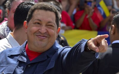 ¡Chávez: el pueblo te enciende en su oscuridad!